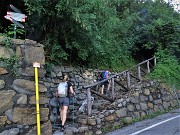 10 Sul sentiero 519 A per il Monte Suchello 